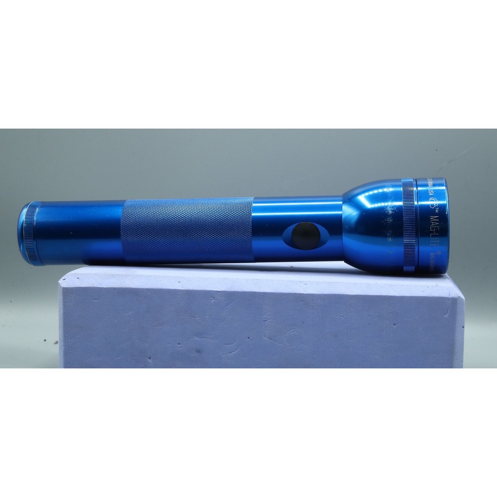 Maglite 2 D-Cell Incandescent Flashlight Blue Anodized Aluminum Made in USA